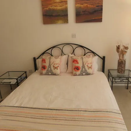 公寓 Studio, E104 With Double Bed, Kitchen & Shower Room, Sunny Balcony 佩亚