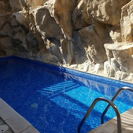 Studio, E104 With Double Bed, Kitchen & Shower Room, Sunny Balcony 公寓 佩亚