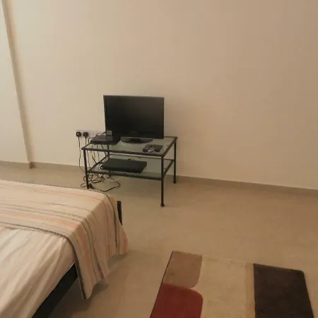 Studio, E104 With Double Bed, Kitchen & Shower Room, Sunny Balcony