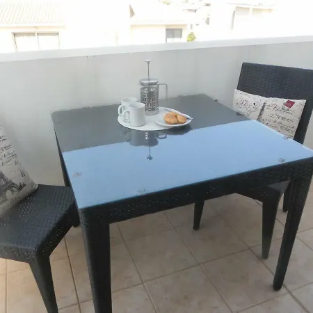 Appartamento Studio, E104 With Double Bed, Kitchen & Shower Room, Sunny Balcony Peyia